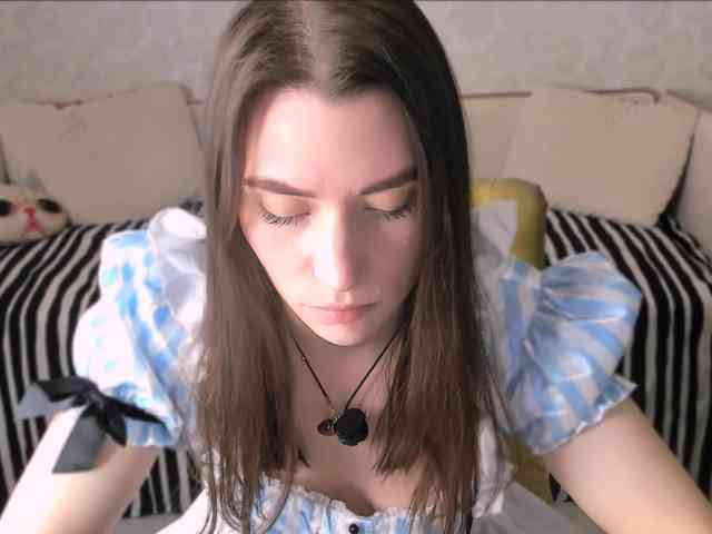 pussyhome24-7 webcam