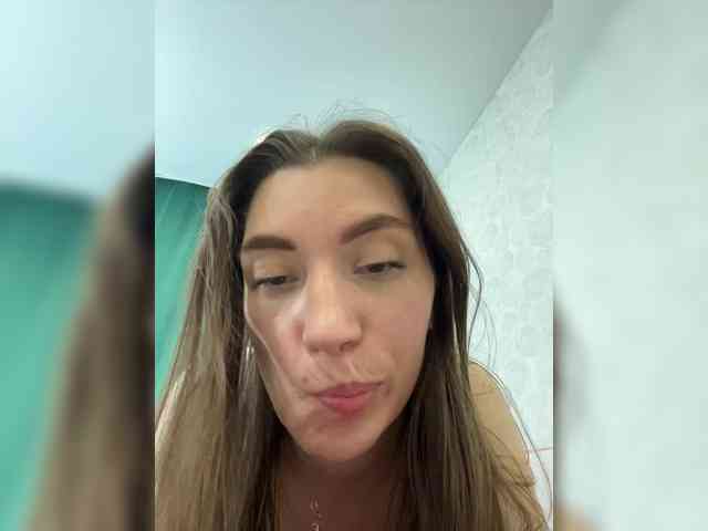 pussyhome24-7 webcam