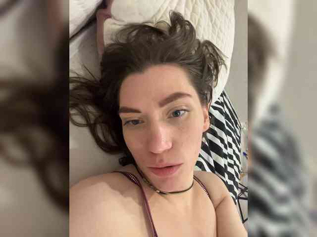 pussyhome24-7 webcam