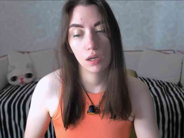 pussyhome24-7 webcam