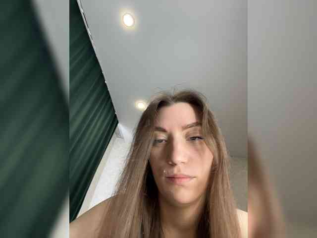 pussyhome24-7 webcam