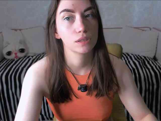 pussyhome24-7 webcam