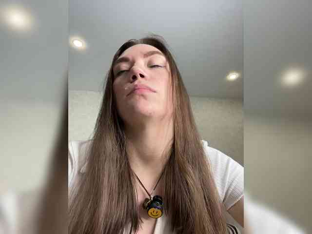 pussyhome24-7 webcam
