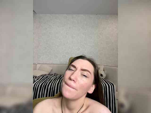 pussyhome24-7 webcam