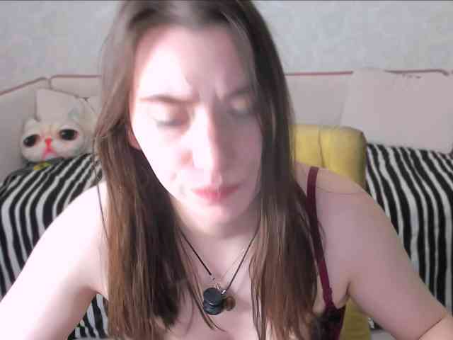 pussyhome24-7 webcam
