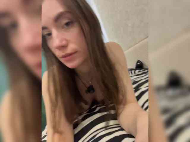 pussyhome24-7 webcam