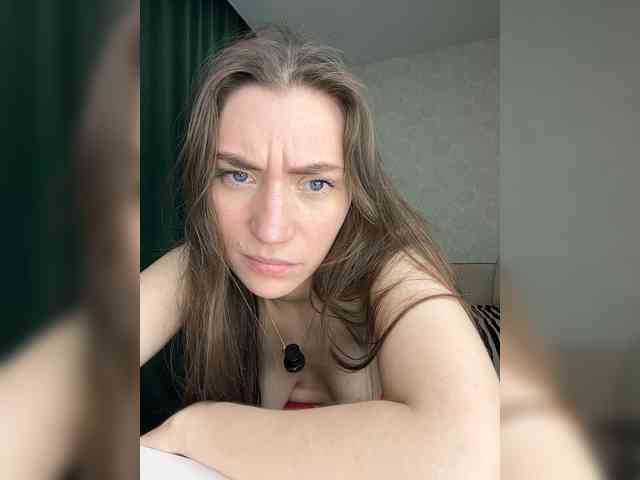 pussyhome24-7 webcam