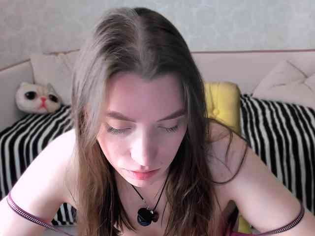 pussyhome24-7 webcam