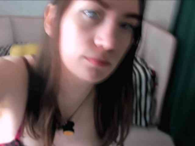 pussyhome24-7 webcam