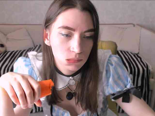 pussyhome24-7 webcam