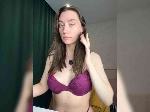 pussyhome24-7 webcam