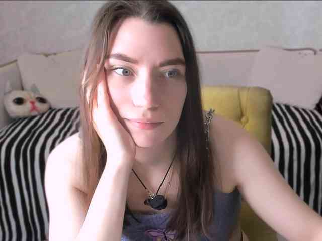 pussyhome24-7 webcam