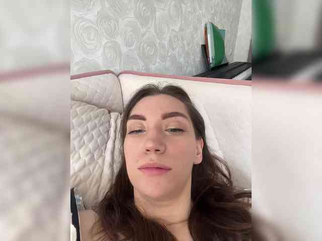 pussyhome24-7 webcam