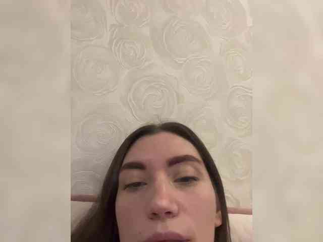 pussyhome24-7 webcam