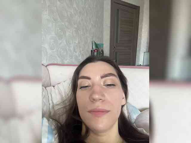 pussyhome24-7 webcam