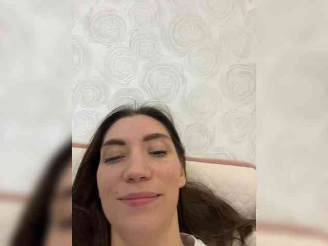 pussyhome24-7 webcam