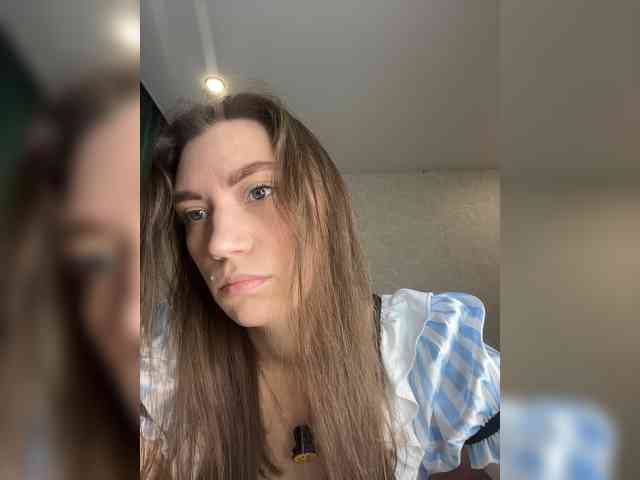 pussyhome24-7 webcam