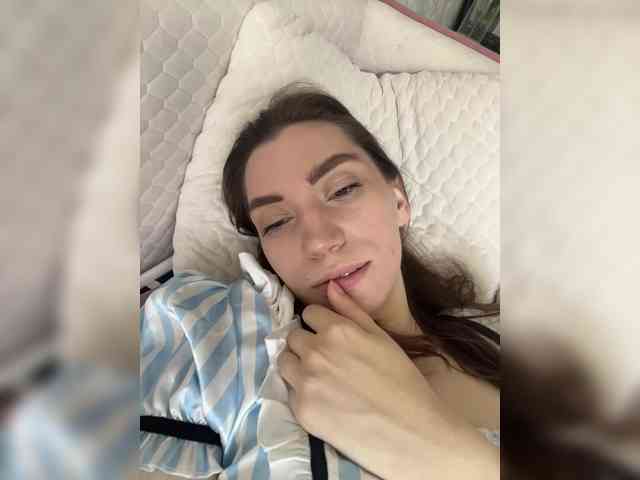 pussyhome24-7 webcam