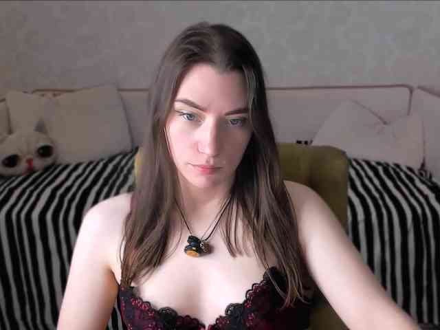 pussyhome24-7 webcam