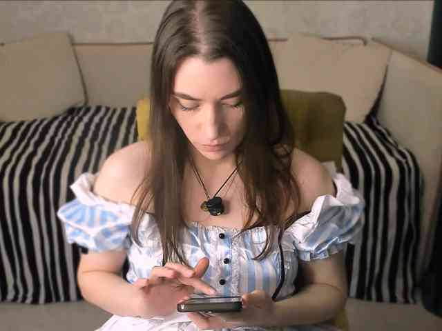 pussyhome24-7 webcam