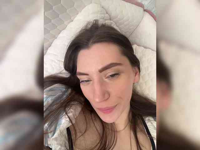 pussyhome24-7 webcam