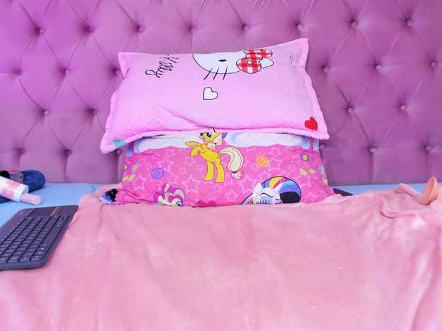 Naniis-wish live cam on BongaCams