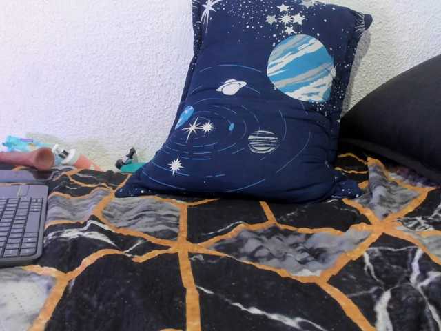 Naniis-wish live cam on BongaCams
