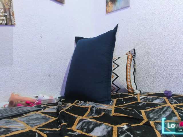 Naniis-wish live cam on BongaCams