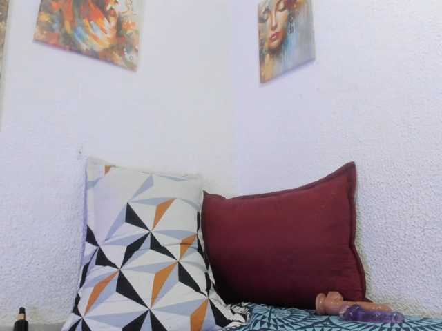 Naniis-wish live cam on BongaCams