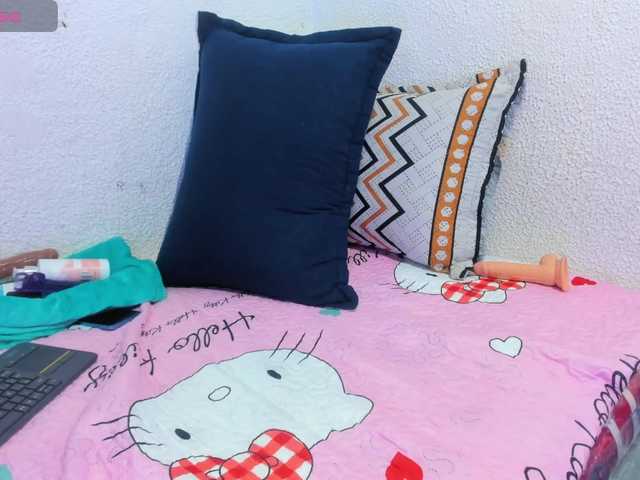 Naniis-wish live cam on BongaCams