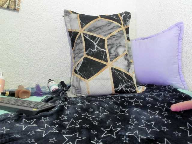 Naniis-wish — live female cam