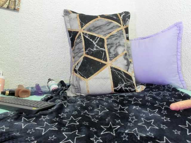 Naniis-wish — live female cam