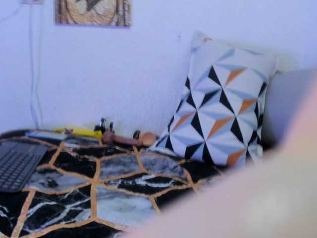 Naniis-wish live cam preview