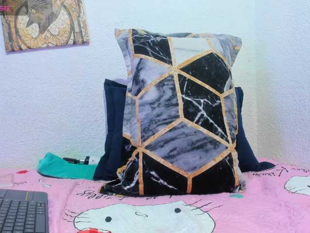 Naniis-wish live cam on BongaCams
