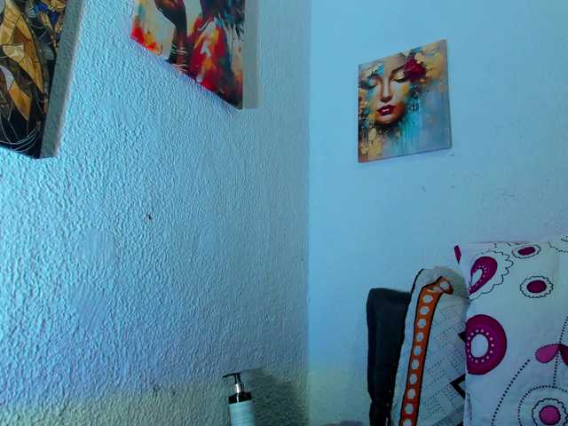 Naniis-wish live cam on BongaCams