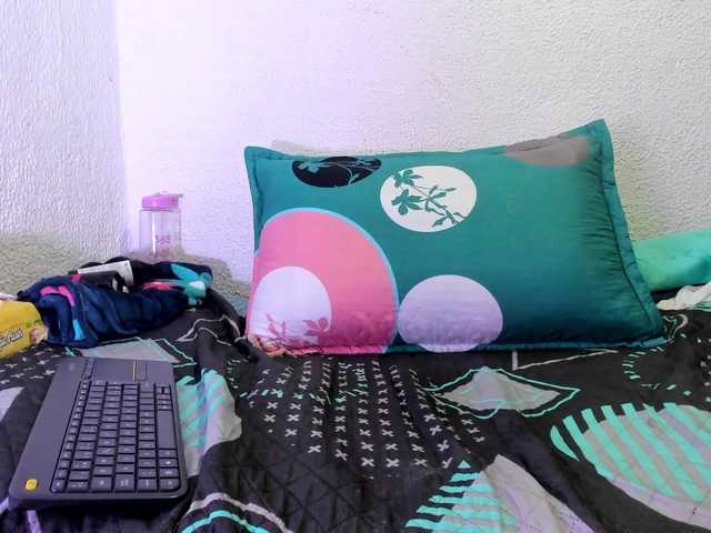 Naniis-wish live cam on BongaCams