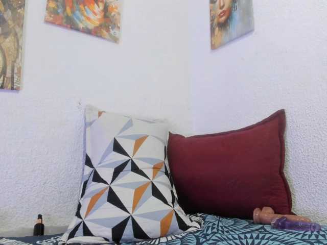 Naniis-wish live cam on BongaCams