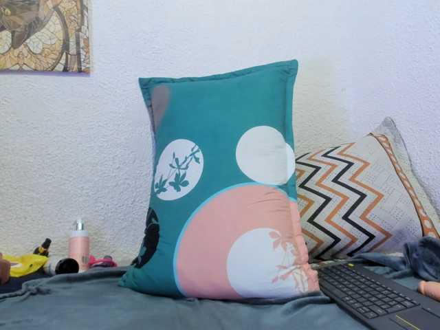 Naniis-wish live cam on BongaCams