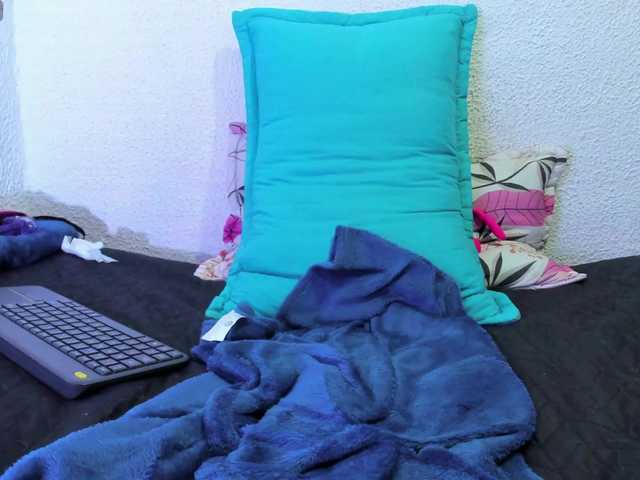 Naniis-wish live cam on BongaCams