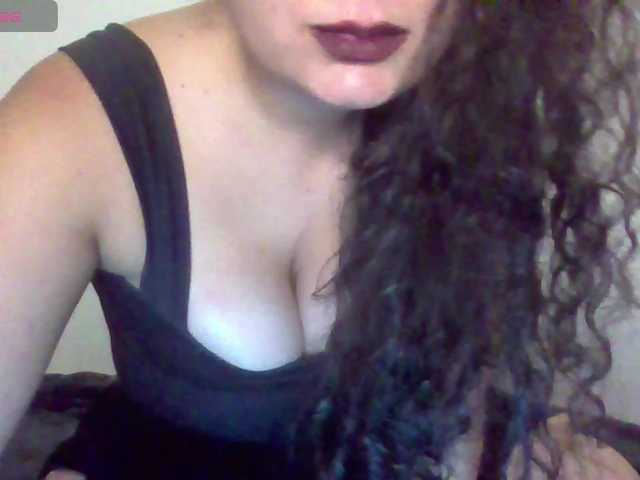 baby-is-bored live cam