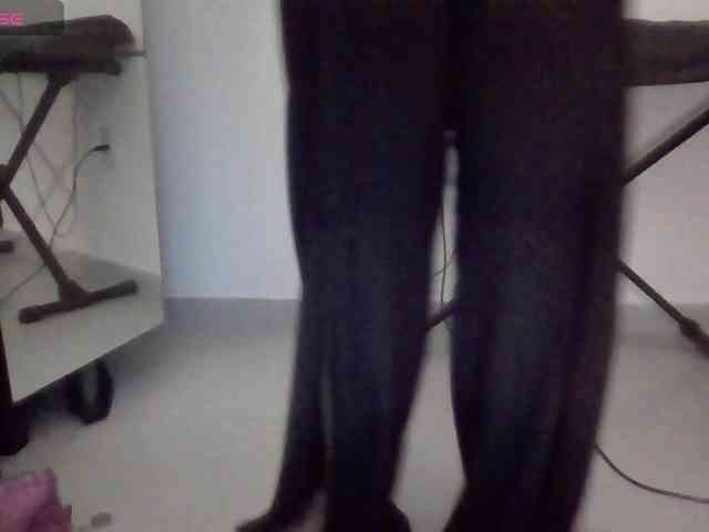 baby-is-bored webcam