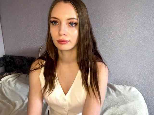 Модель: JohnnaRaid