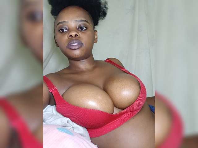 Kimmie11 live cam on BongaCams