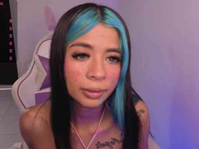 Model: OnlyBabyJuliet