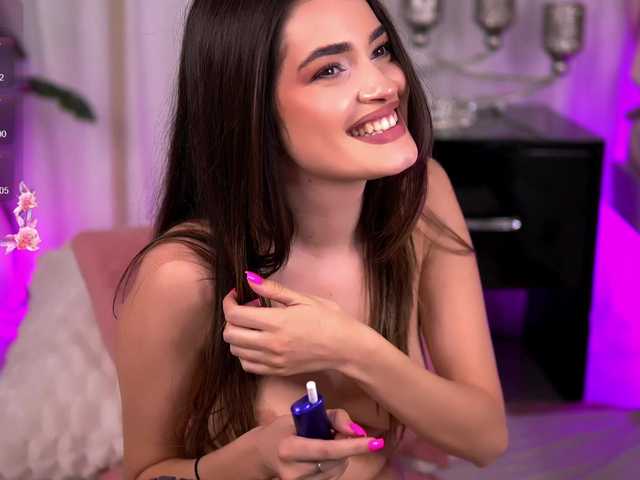 SweetAuraaa live cam on BongaCams