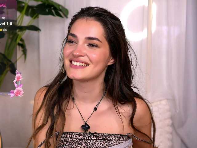 SweetAuraaa live cam on BongaCams