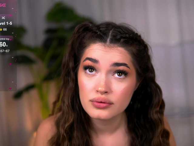 SweetAuraaa live webcam show