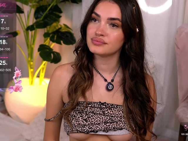 SweetAuraaa live cam on BongaCams