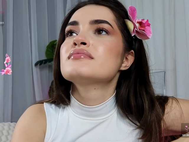 SweetAuraaa live cam on BongaCams