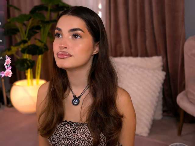 SweetAuraaa live cam on BongaCams